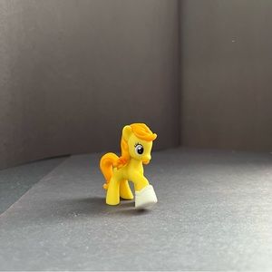 My Little Pony Yellow Cowgirl Horse Friendship Toy Farm Figure